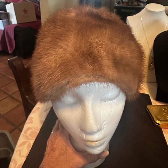 Women’s Medium Mink Hat